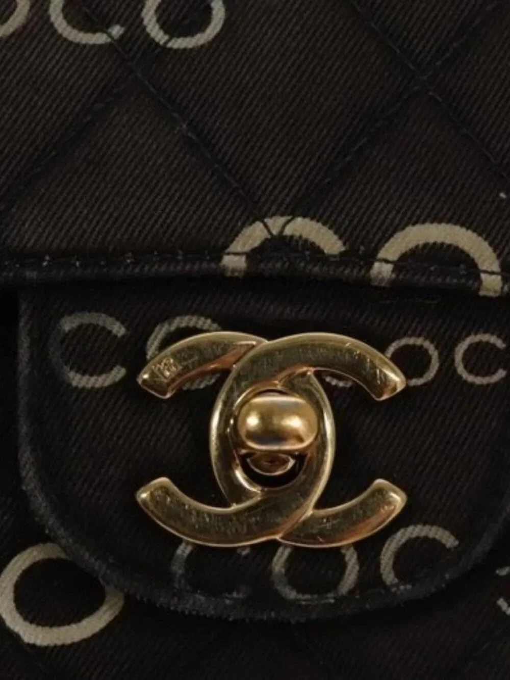 CHANEL Matelasse 25 Chain Shoulder Bag Canvas Black Gold CC Auth 108396